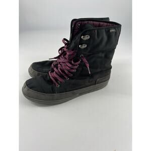 Patagonia Activist Puff High Boots Womens Size 9 Black Dark Currant Waterproof